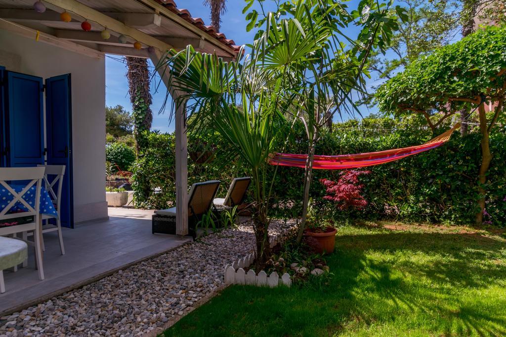 Beachfront House With Private Jacuzzi And Garden Zadar Bagian luar foto