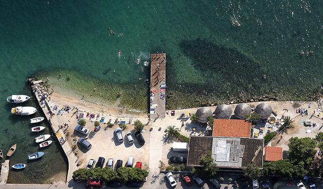 Beachfront House With Private Jacuzzi And Garden Zadar Bagian luar foto